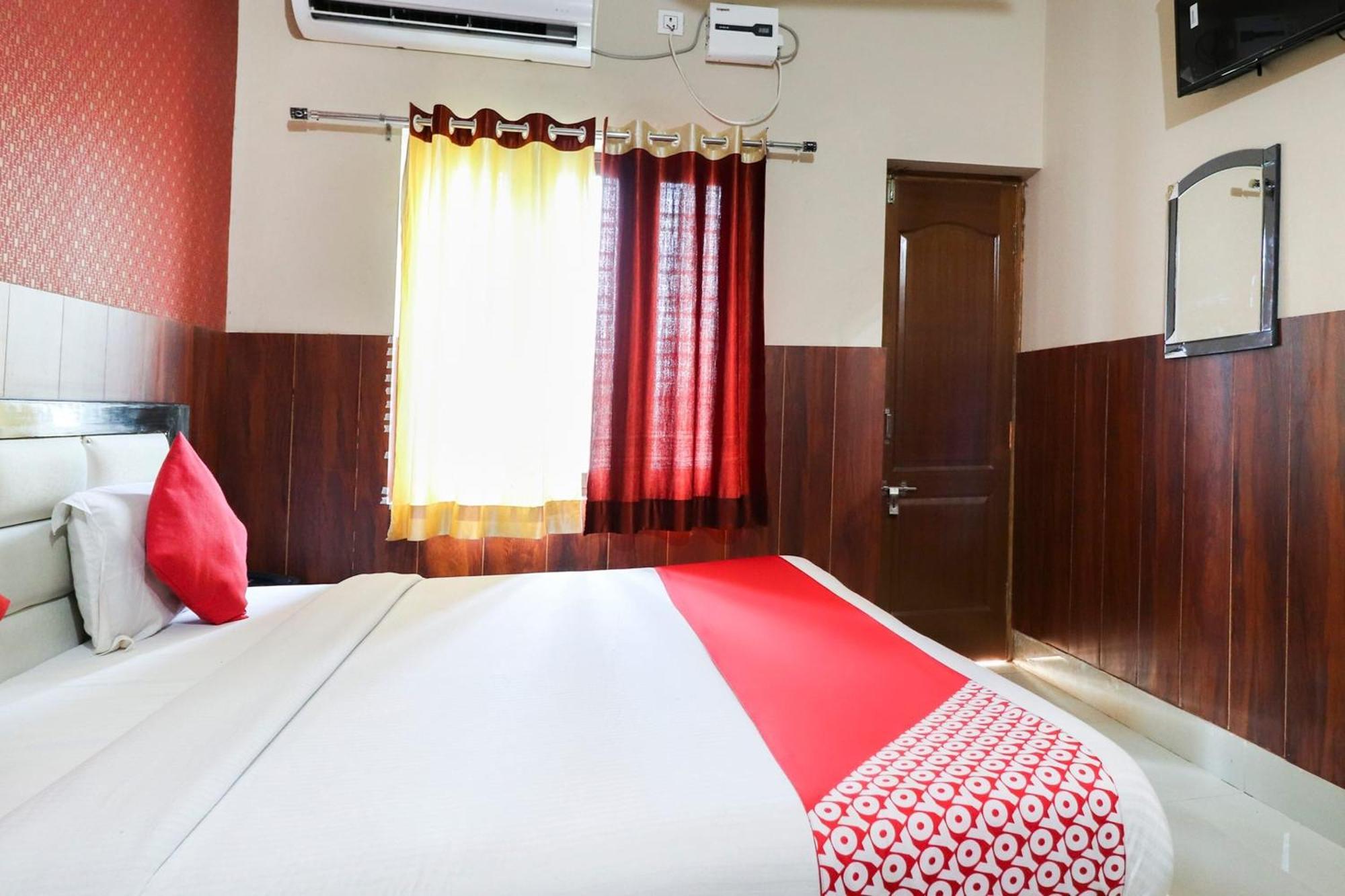 โอโย 35382 โฮเต็ล มูนไลท์ Hotel Roorkee ภายนอก รูปภาพ