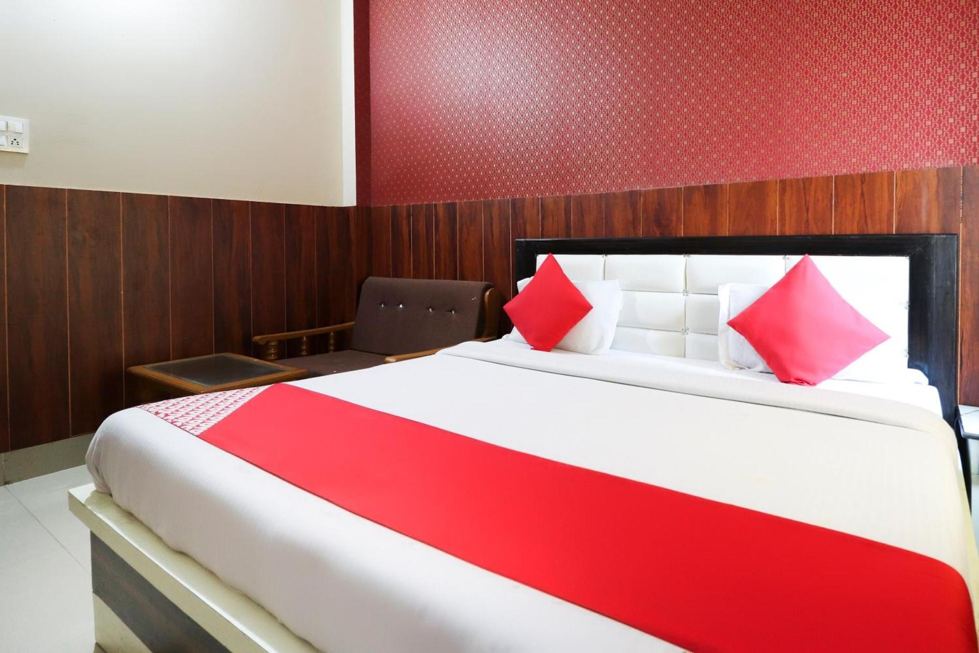 โอโย 35382 โฮเต็ล มูนไลท์ Hotel Roorkee ภายนอก รูปภาพ