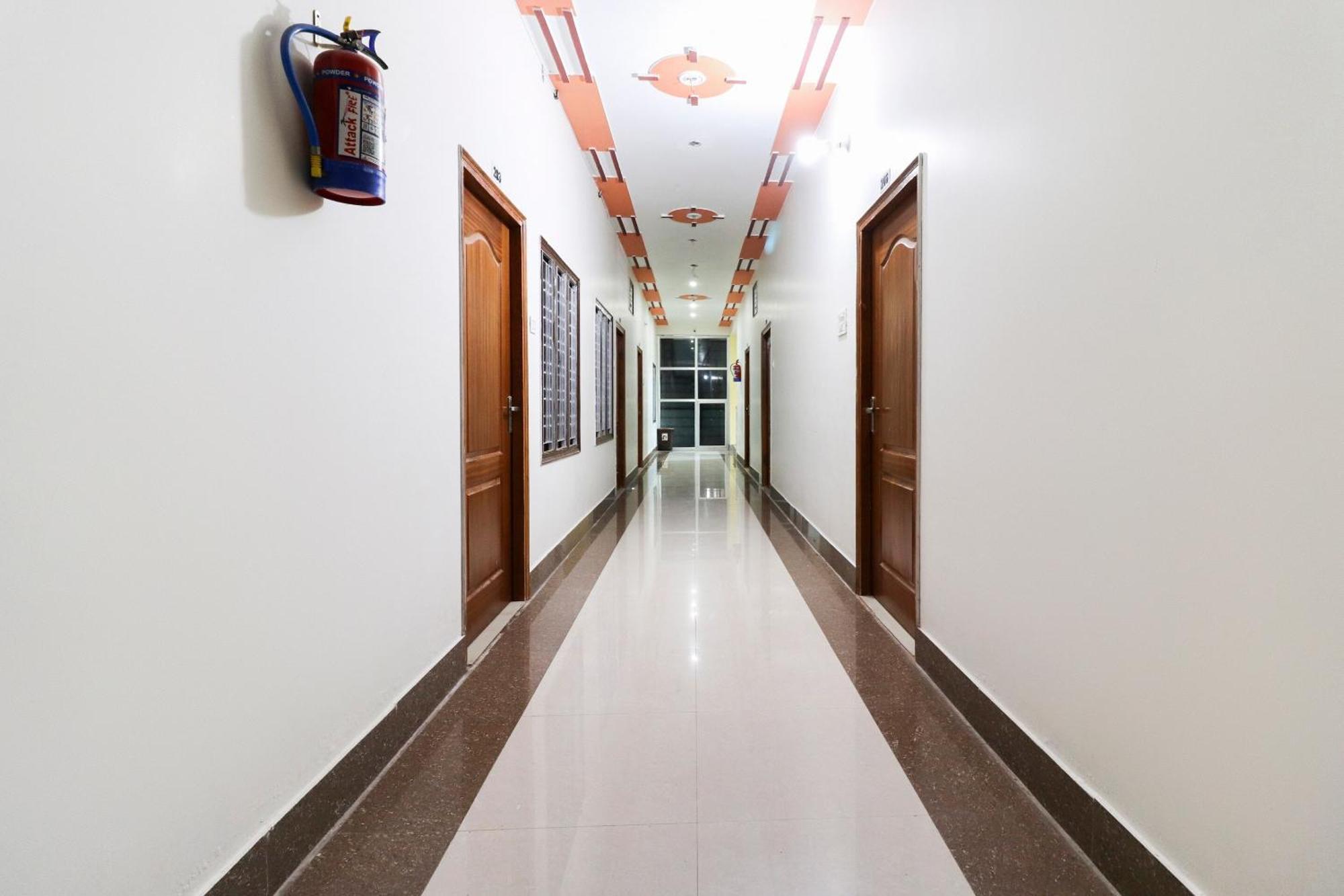 โอโย 35382 โฮเต็ล มูนไลท์ Hotel Roorkee ภายนอก รูปภาพ