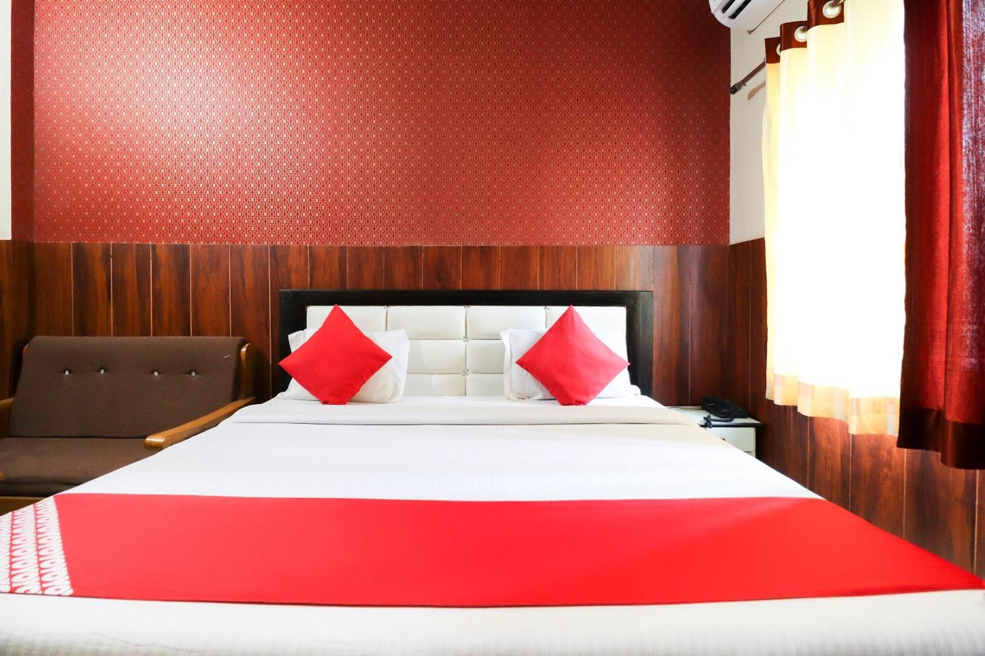 โอโย 35382 โฮเต็ล มูนไลท์ Hotel Roorkee ภายนอก รูปภาพ